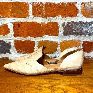 Nude crocodile pointed flats-NO BOX